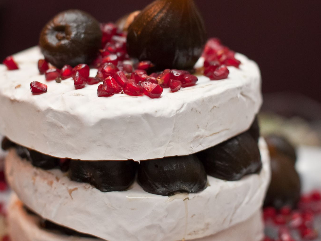 5 alternative wedding cakes for couples who want something different - Sabina Motasem