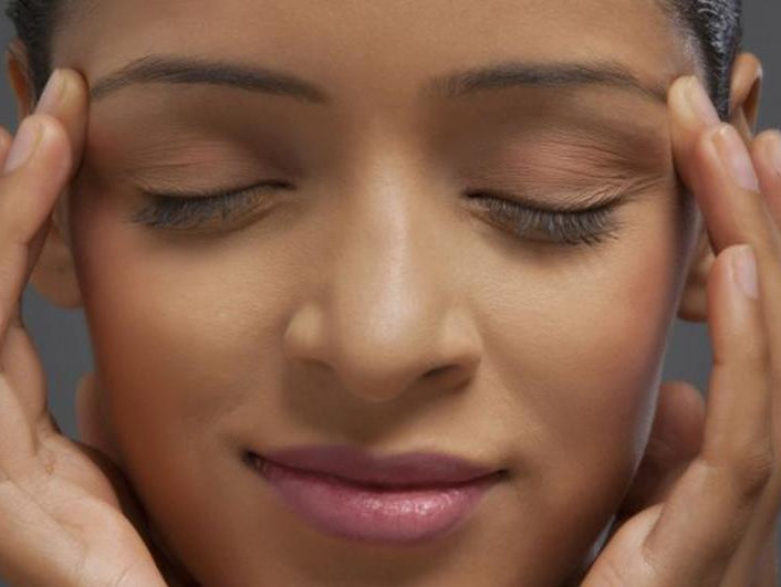 Face massage for naturally glowing skin - Sabina Motasem