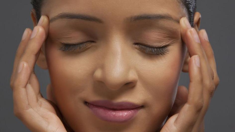 Face massage for naturally glowing skin - Sabina Motasem