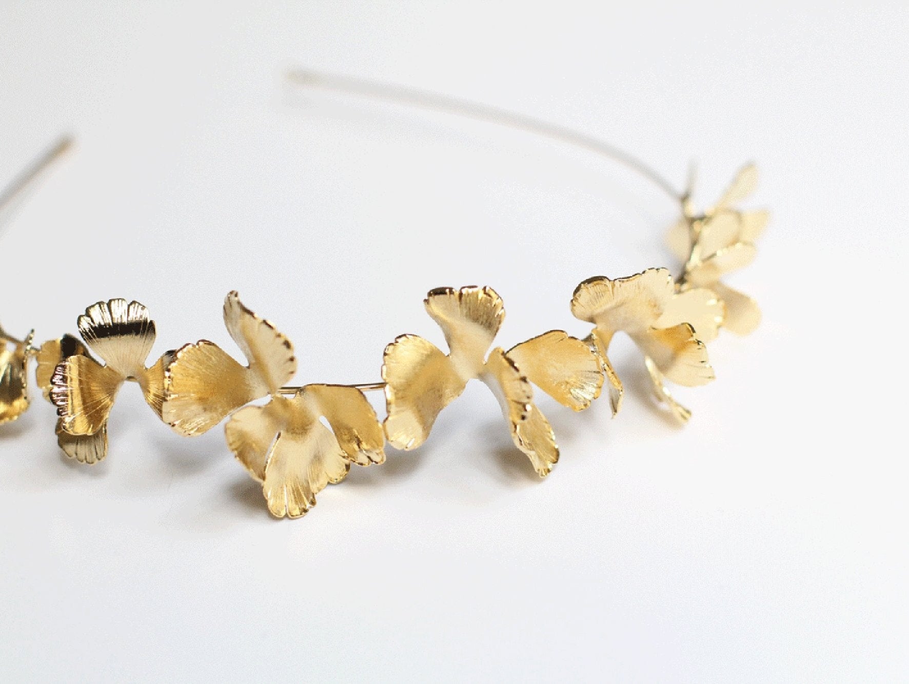 Gorgeous modern bridal hair accessories - Sabina Motasem