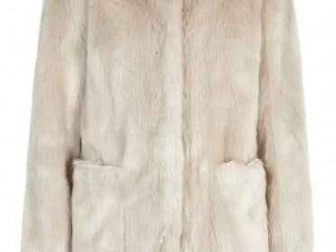 How to Keep Warm on Your Winter Wedding Day - Sabina Motasem