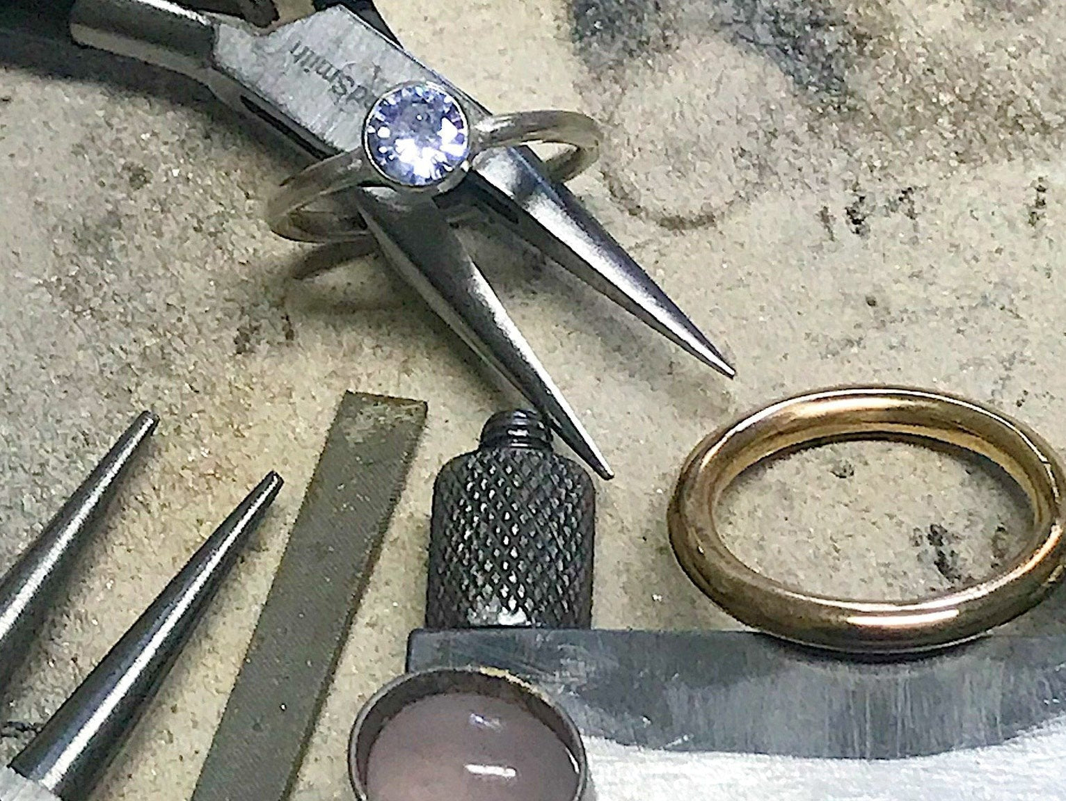 Make your own ring and pendant in a Mindful Workshop by Marcia Vidal - Sabina Motasem