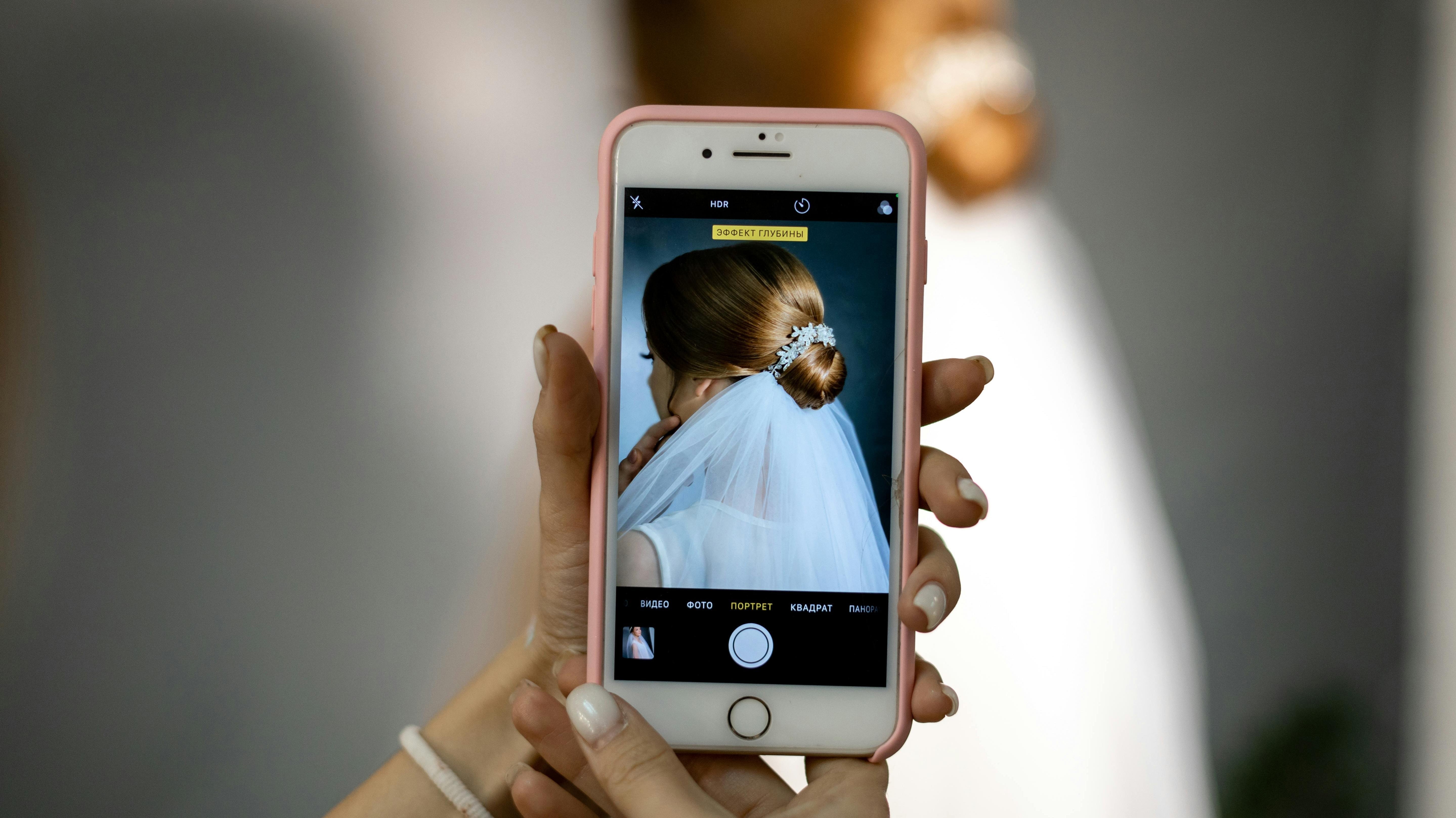 Where to buy and sell your wedding dress