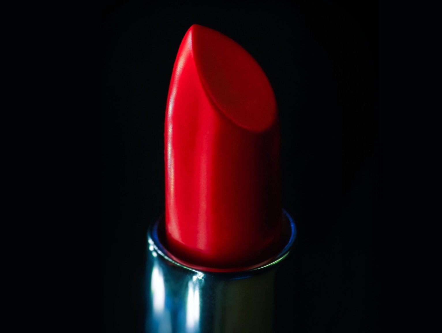 We’ve found a selection of statement red Lipsticks which are vegan friendly - Sabina Motasem