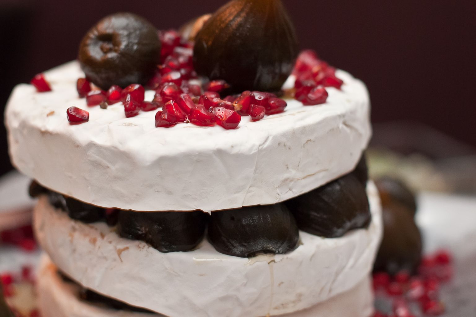 5 alternative wedding cakes for couples who want something different - Sabina Motasem