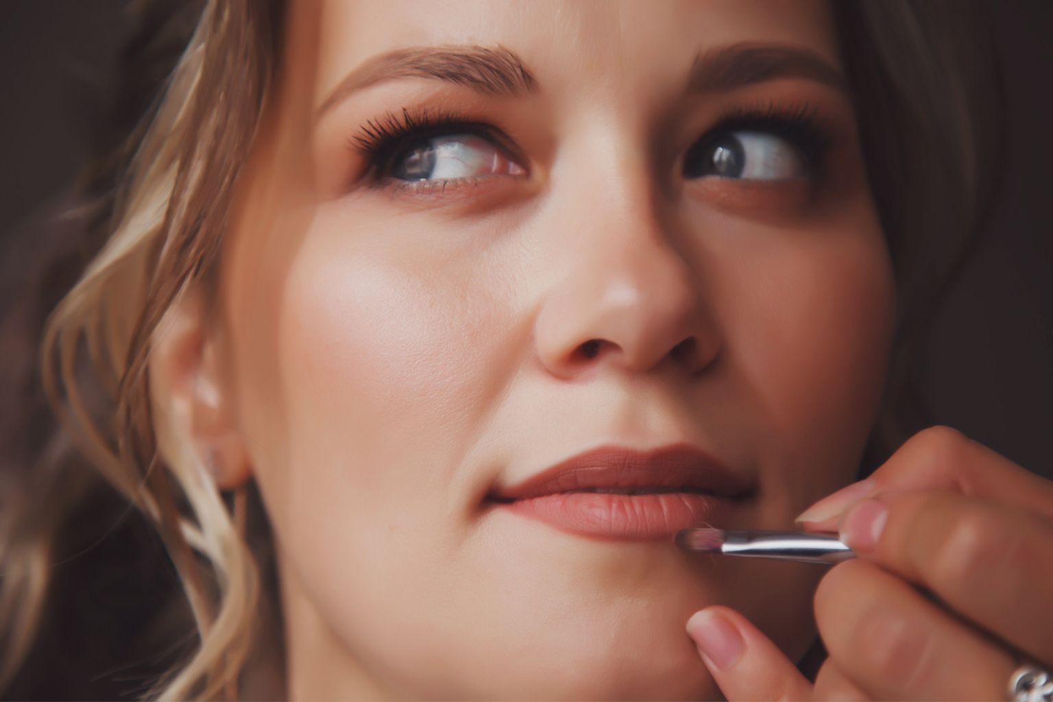 Expert tips on how to make sure your wedding makeup lasts all day - Sabina Motasem