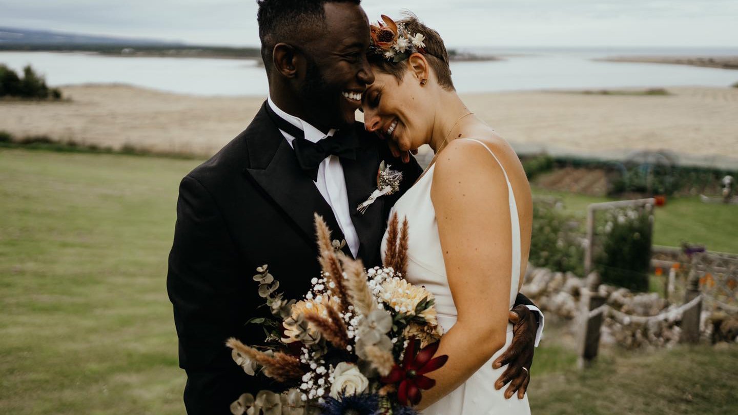 Get married now, party later: 14 tips on how to have a small + intimate wedding - Sabina Motasem