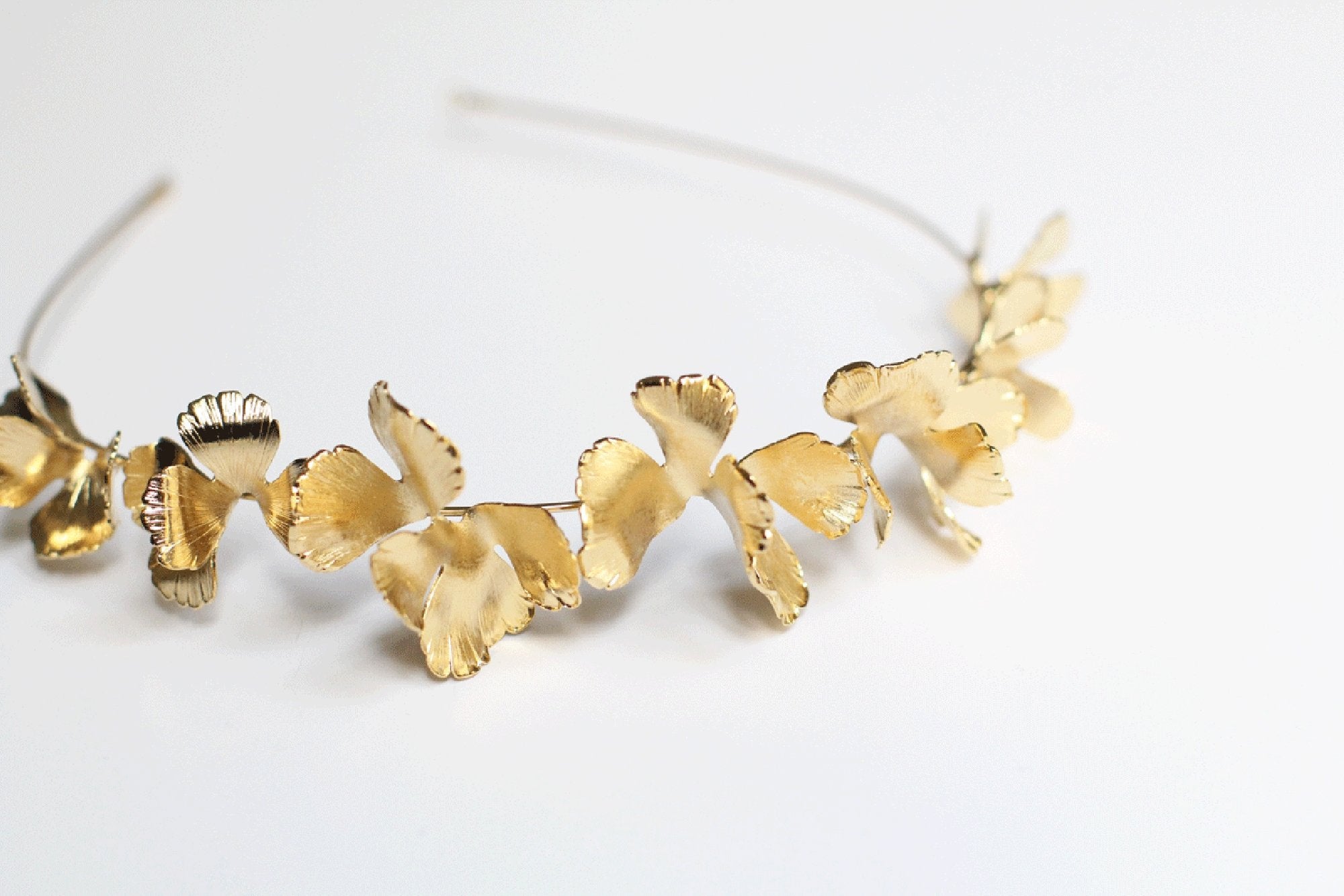 Gorgeous modern bridal hair accessories - Sabina Motasem