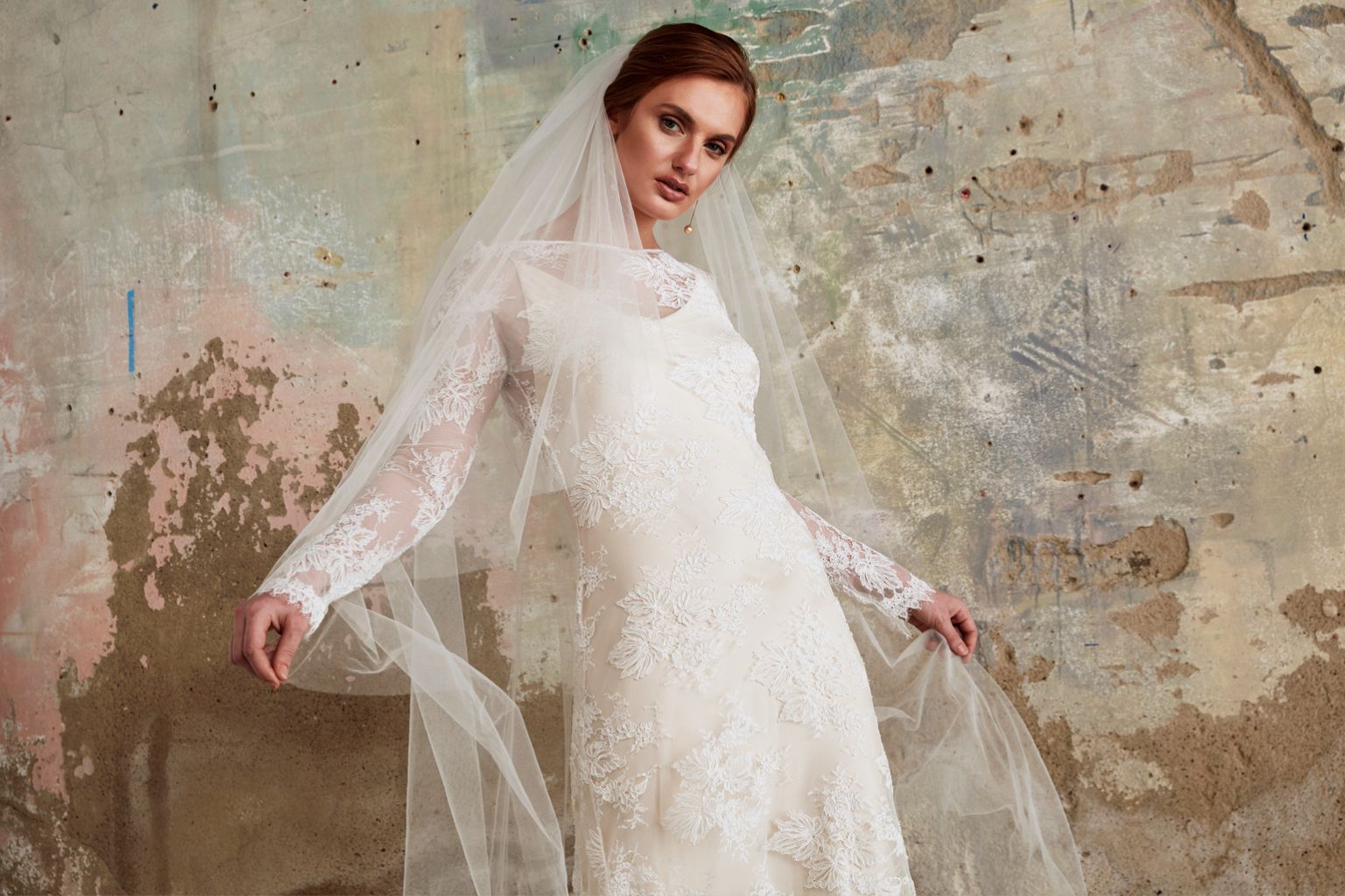 How to style a chapel length veil with your wedding dress - Sabina Motasem