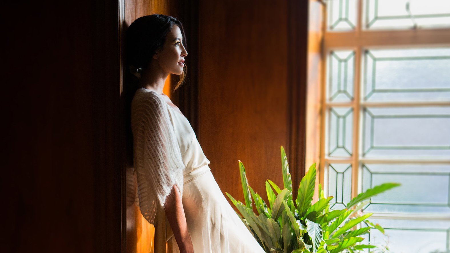 Kelly Spence bridal knitwear - perfect stylish cover-ups for a chic modern wedding - Sabina Motasem