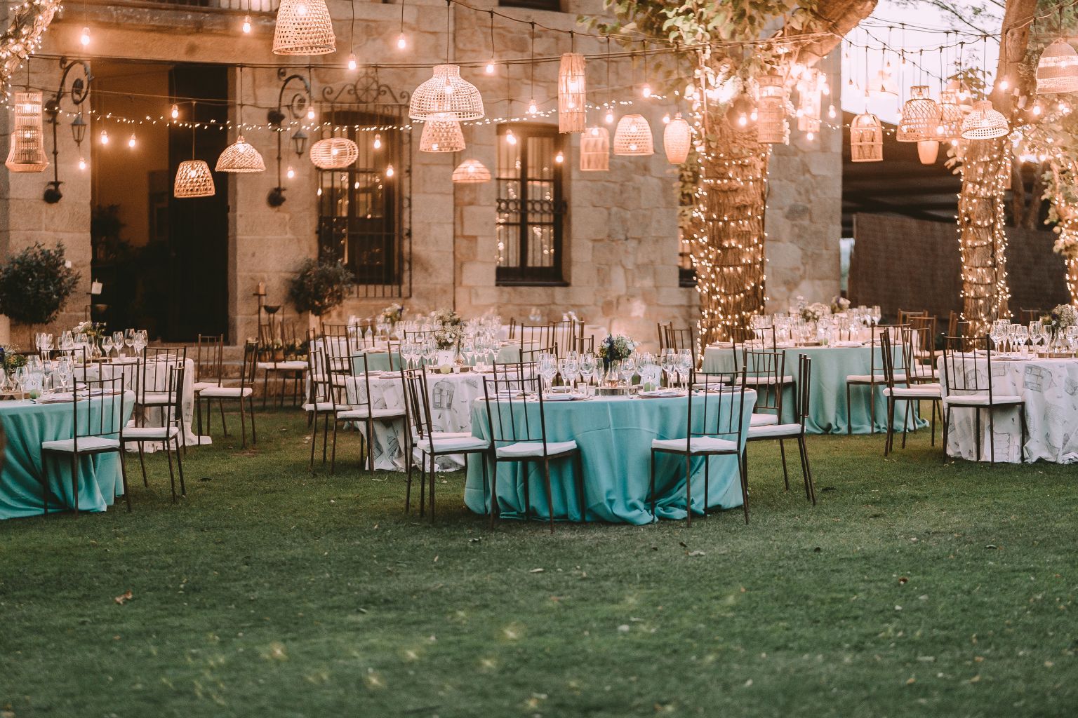 Seven easy ways to add a summery touch to your wedding day - Sabina Motasem