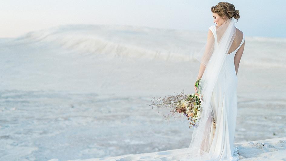 Styled shoot: wandering the Australian desert - Sabina Motasem