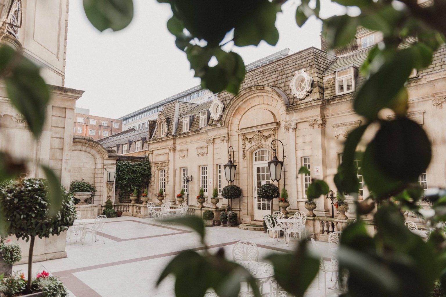 Ten Of The Best London Outdoor Wedding Venues - Sabina Motasem